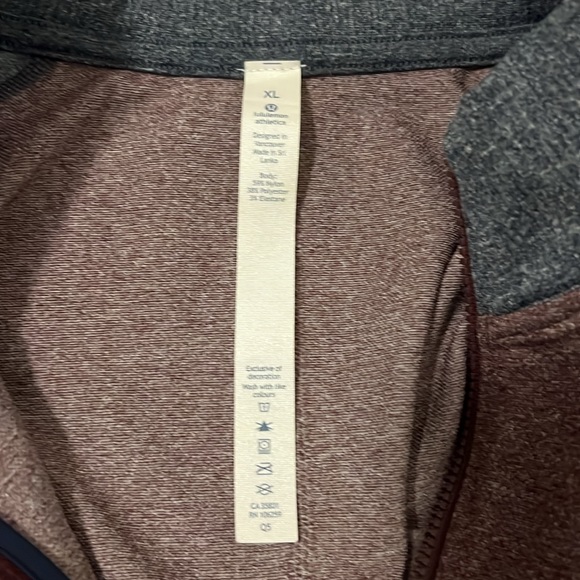 Men’s Lululemon Zip up - Picture 3 of 6